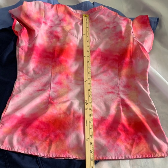 Scrub Tops (3) Women’s Medium Navy Blue Pink WonderWink Prints Maeve ScrubStar - Picture 5 of 16